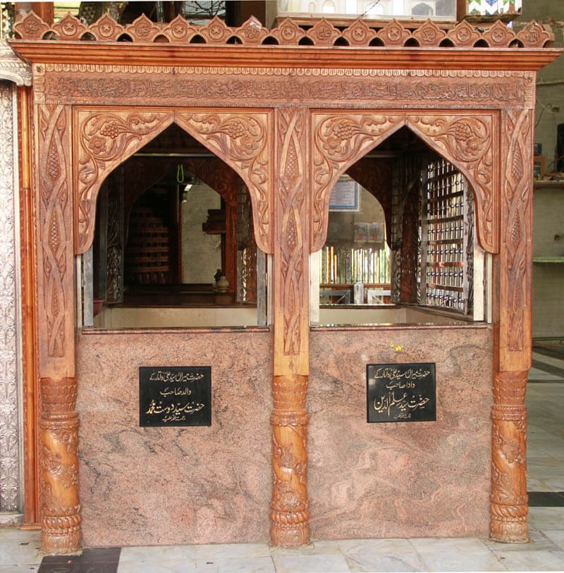 Mazar Of Hazrat Saiyed Ilmuddin (R.A.) (Grandfather) - Right & Mazar Of
                            Hazrat Dost Muhammad (R.A.) (Father) - Left